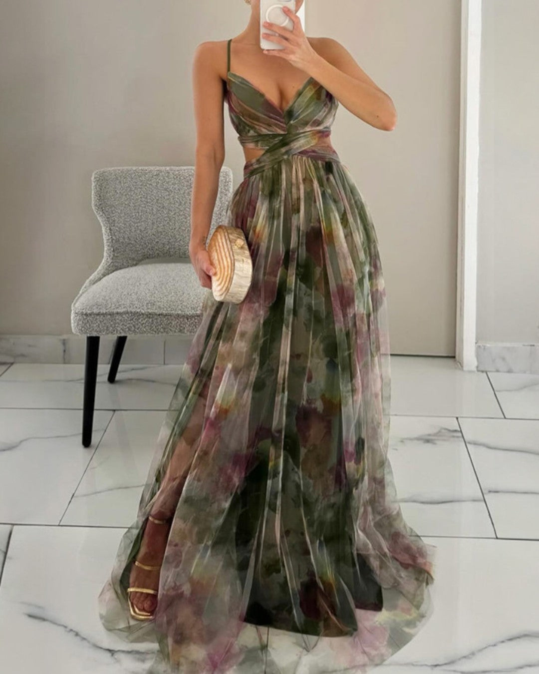 Giselle - Captivating Floral Print Maxi Dress
