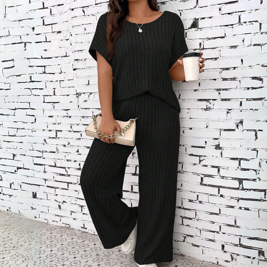 WAUNA™ - Plus Size Casual Short Sleeve Top & Pants Ensemble
