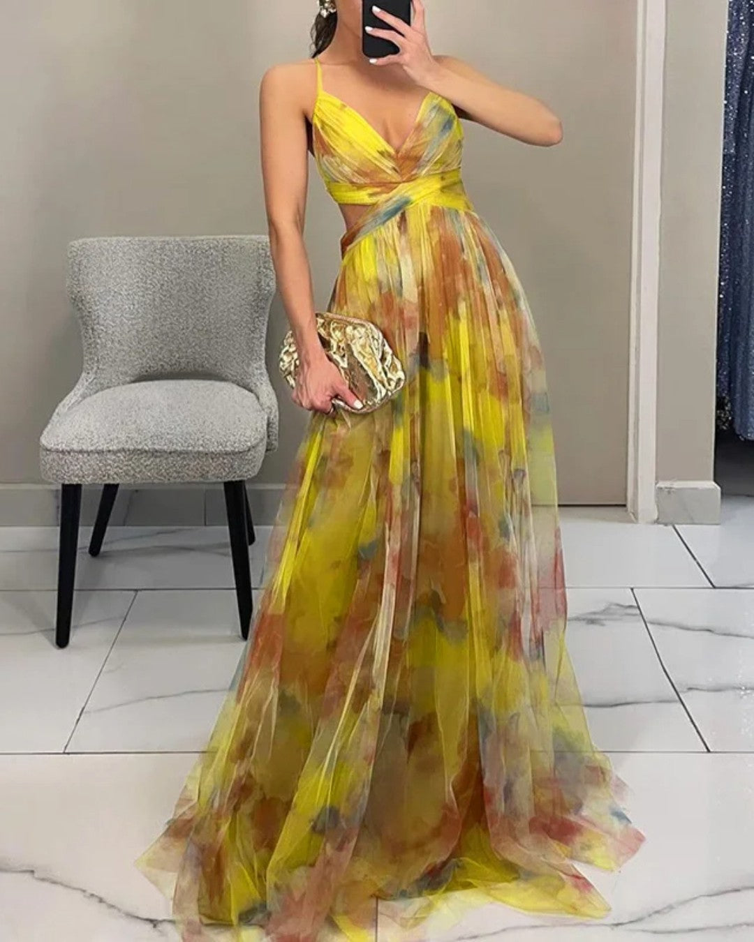 Giselle - Captivating Floral Print Maxi Dress
