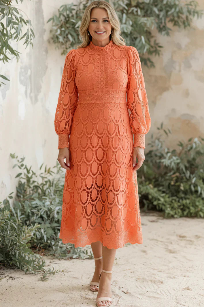VALENTINA – KANT MIDI DRESS" can be rewritten as "VALENTINA KANT MIDI DRESS." 

If you would like a more creative option: "VALENTINA KANT Elegant Midi Dress.