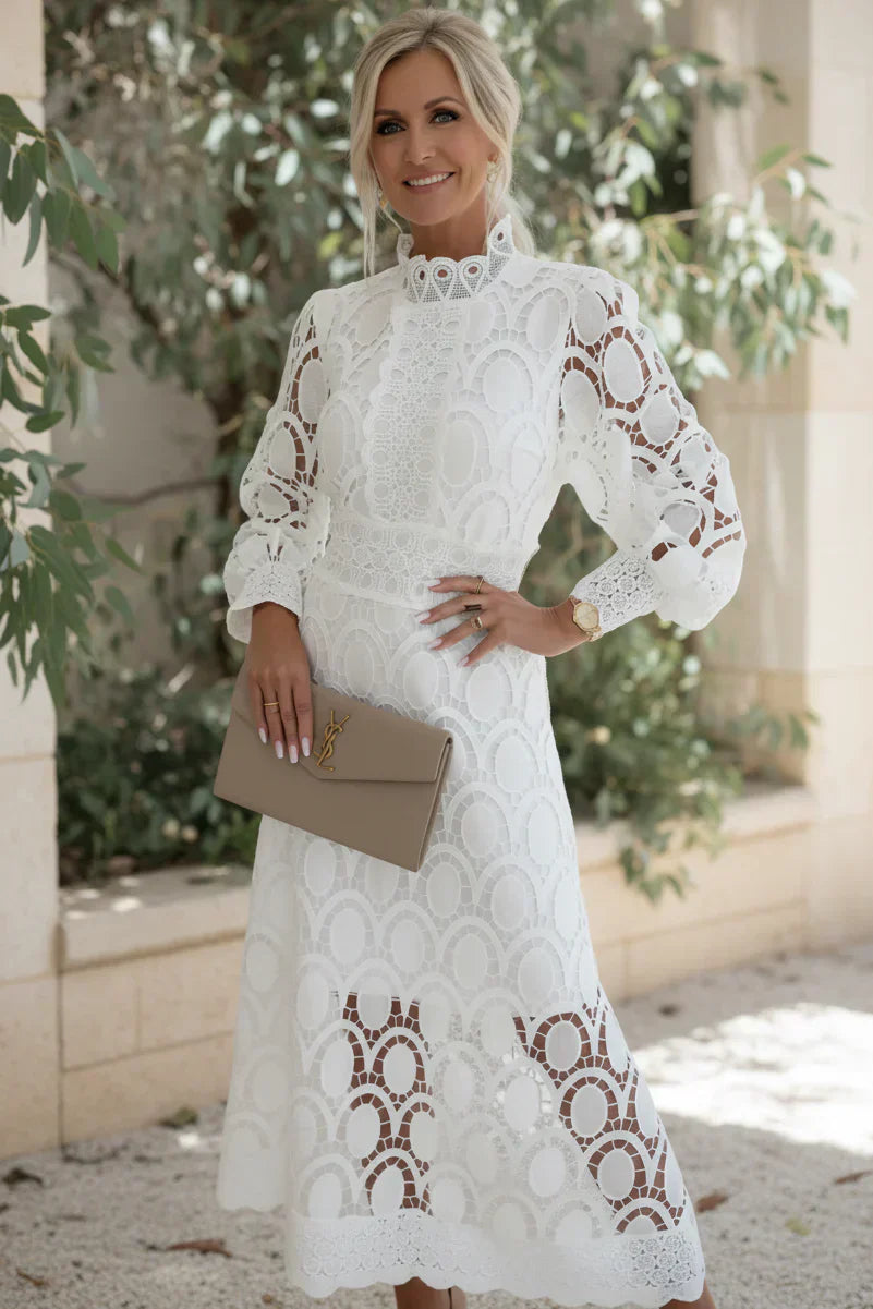 VALENTINA – KANT MIDI DRESS" can be rewritten as "VALENTINA KANT MIDI DRESS." 

If you would like a more creative option: "VALENTINA KANT Elegant Midi Dress.