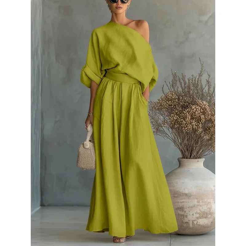 Lisa | Soft top with off-shoulder design and tapered pants