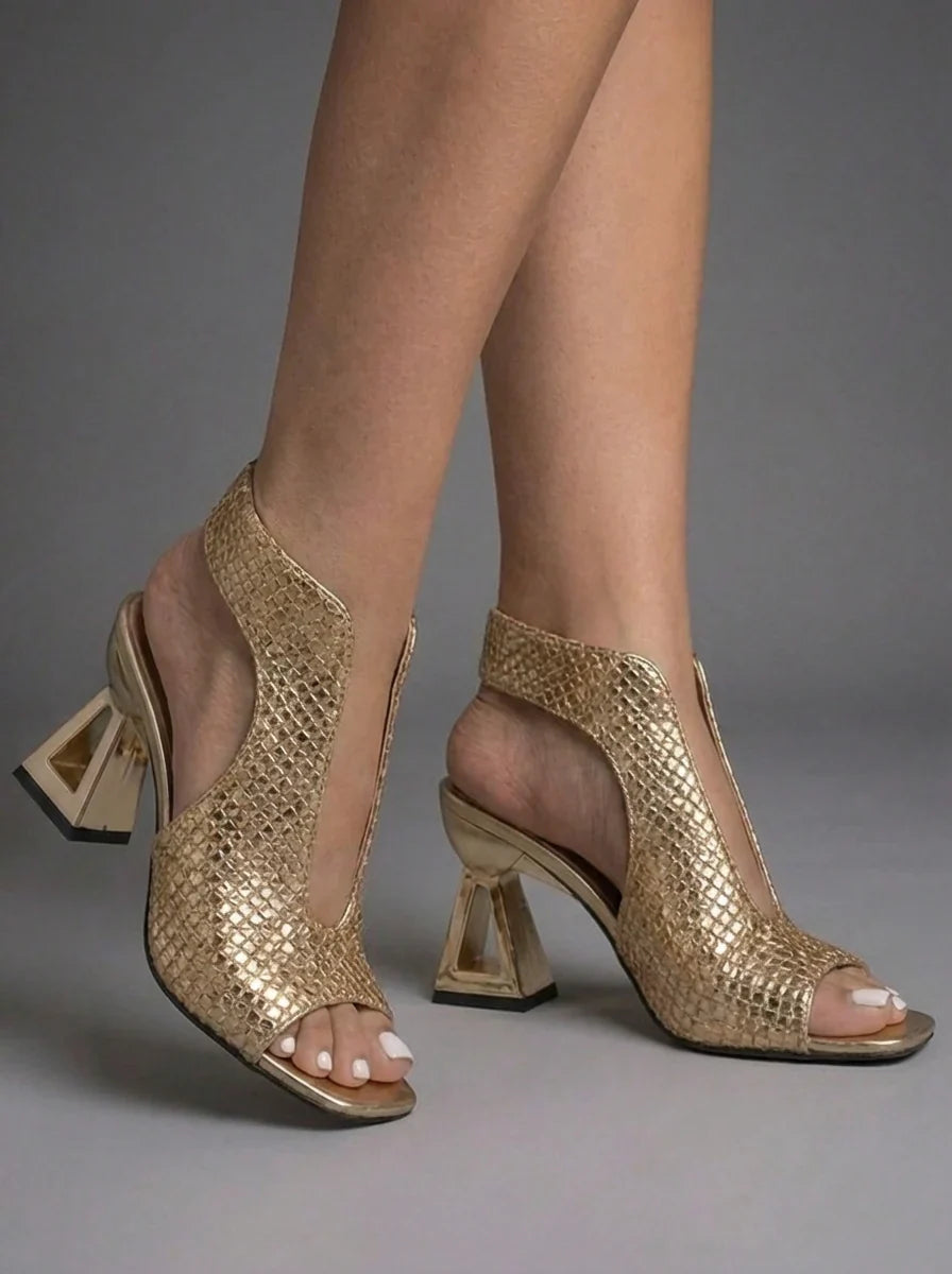 TWISTED | Elegant woven heels