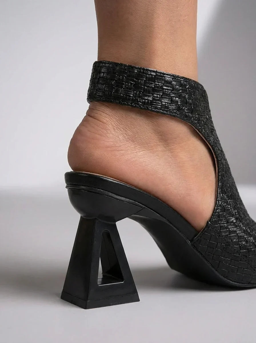 TWISTED | Elegant woven heels